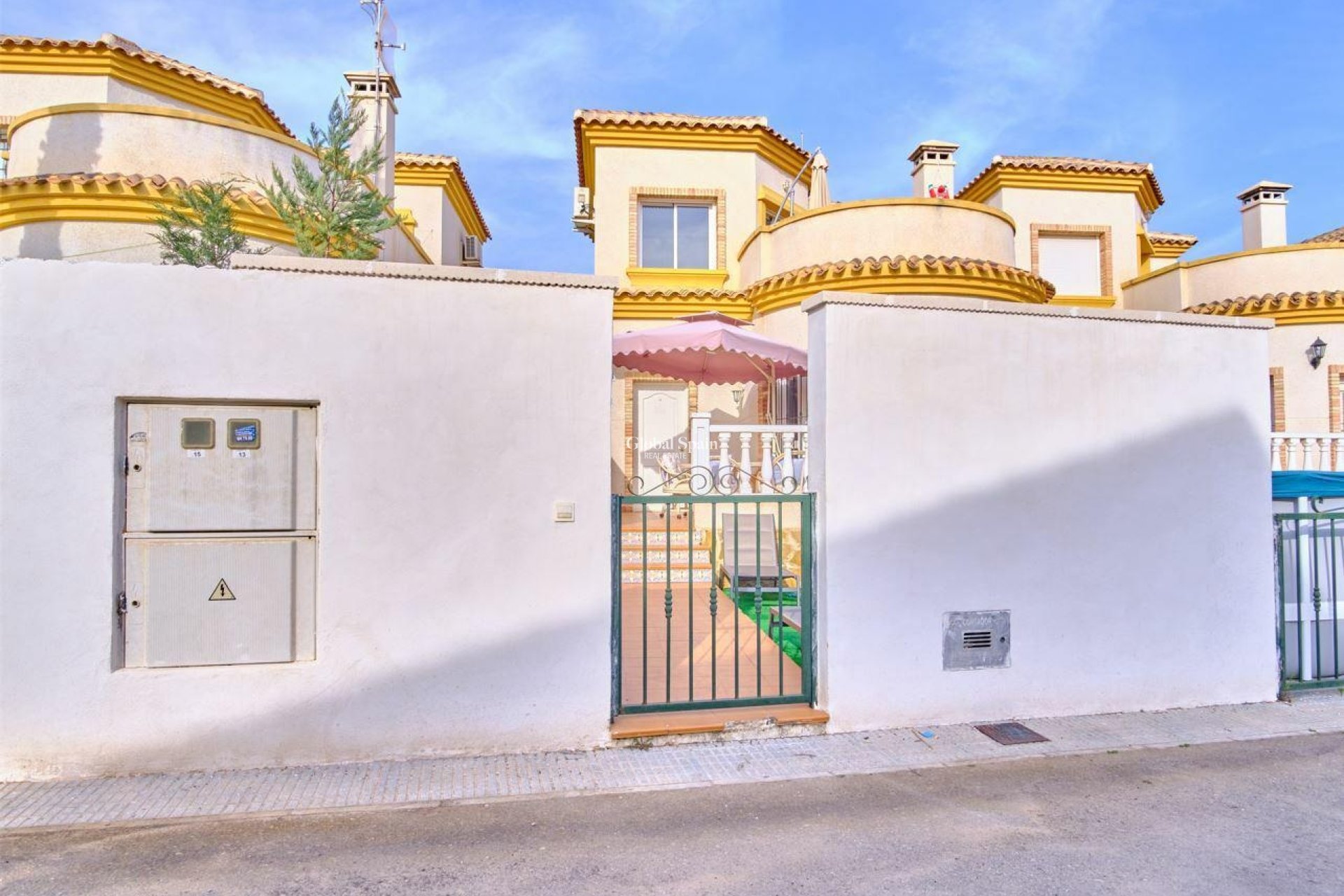 Resale - VILLA -
LOS MONTESINOS - Costa Blanca