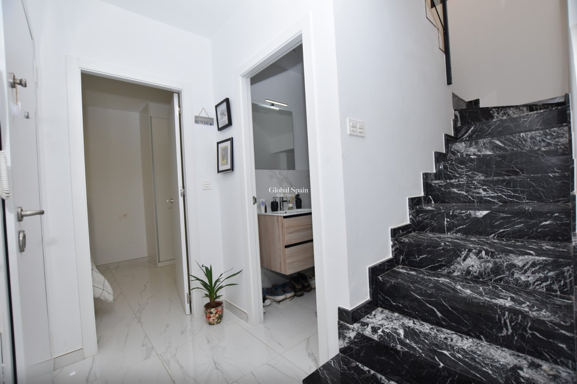 Resale - VILLA -
LOS MONTESINOS - Costa Blanca