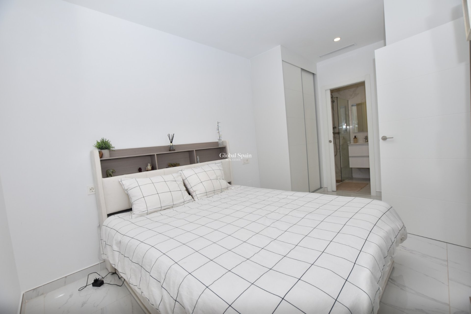 Resale - VILLA -
LOS MONTESINOS - Costa Blanca