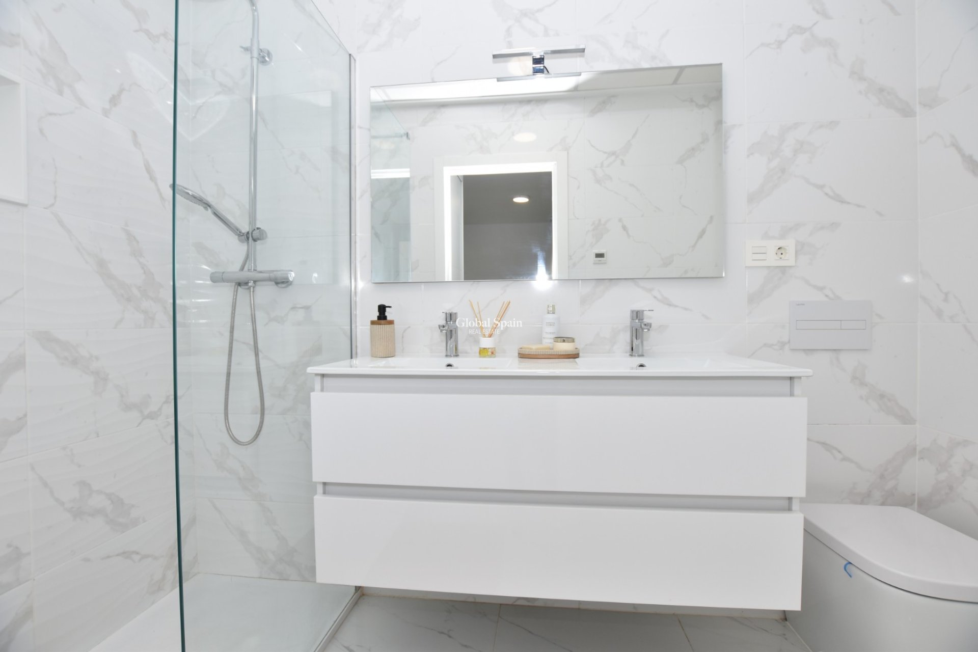 Resale - VILLA -
LOS MONTESINOS - Costa Blanca