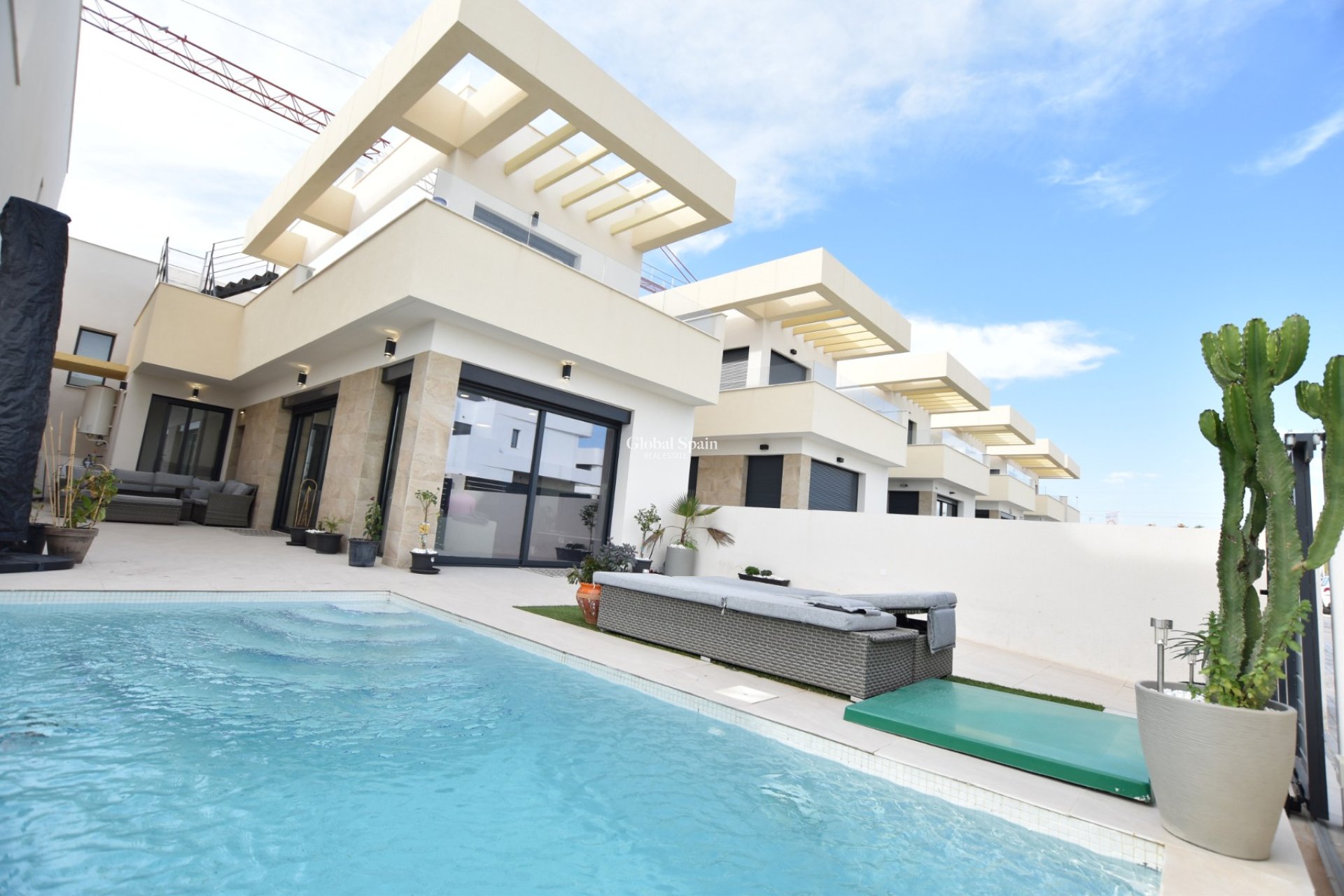 Resale - VILLA -
LOS MONTESINOS - Costa Blanca