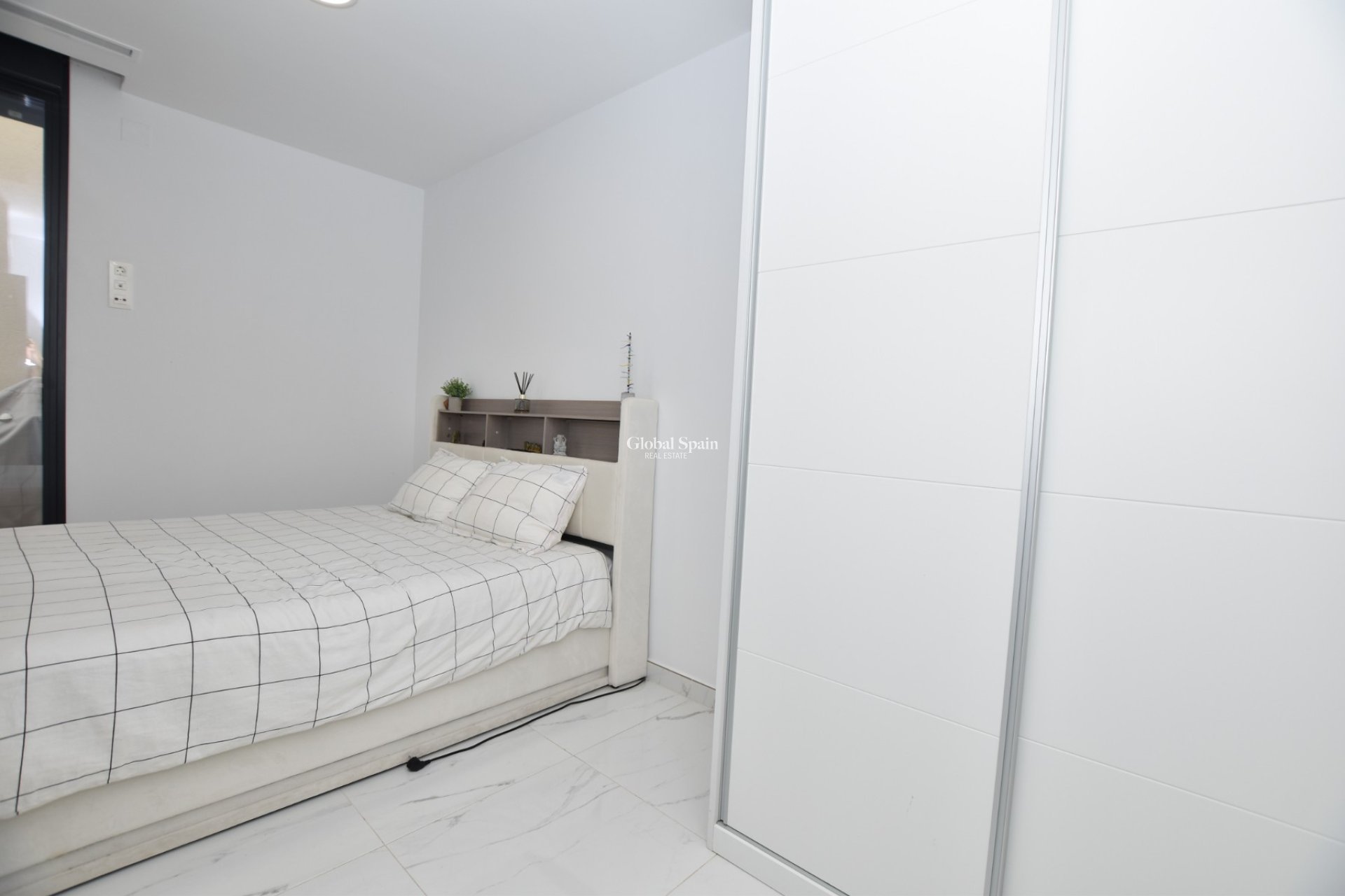 Resale - VILLA -
LOS MONTESINOS - Costa Blanca