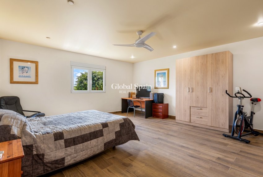 Resale - VILLA -
LOS MONTESINOS - Costa Blanca