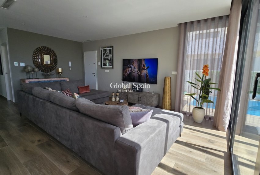 Resale - VILLA -
LOS MONTESINOS - Costa Blanca