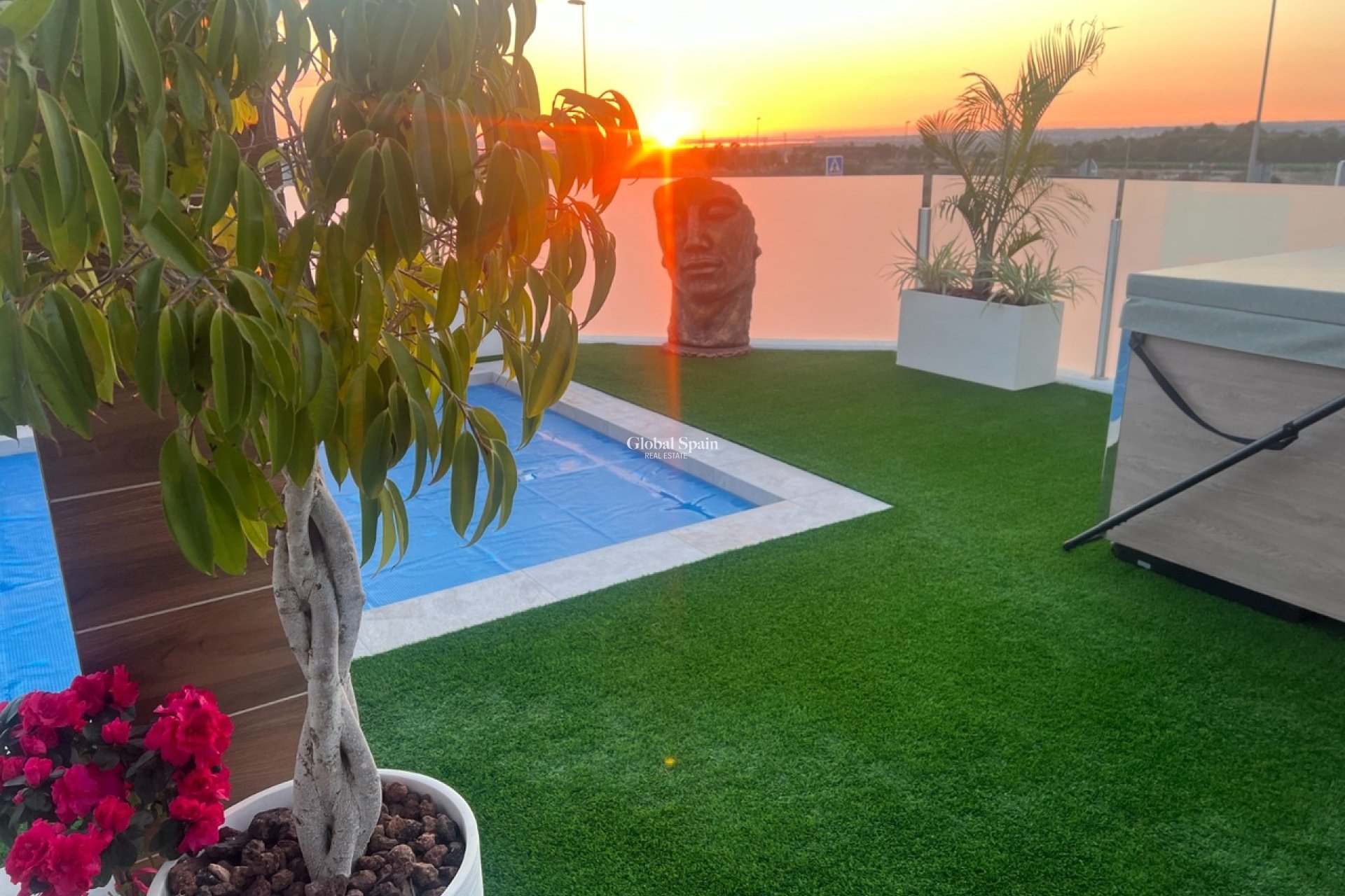 Resale - VILLA -
LOS MONTESINOS - Costa Blanca