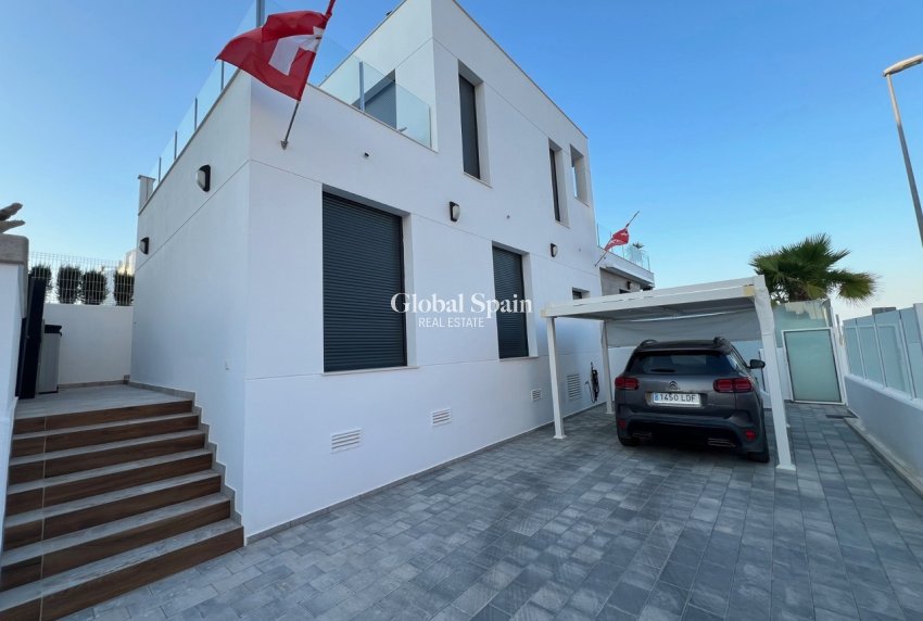 Resale - VILLA -
LOS MONTESINOS - Costa Blanca