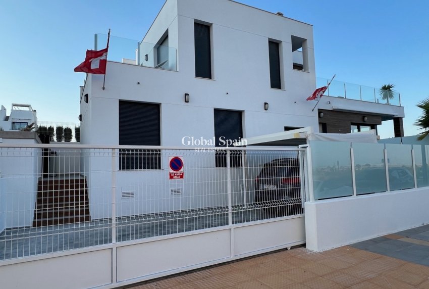Resale - VILLA -
LOS MONTESINOS - Costa Blanca