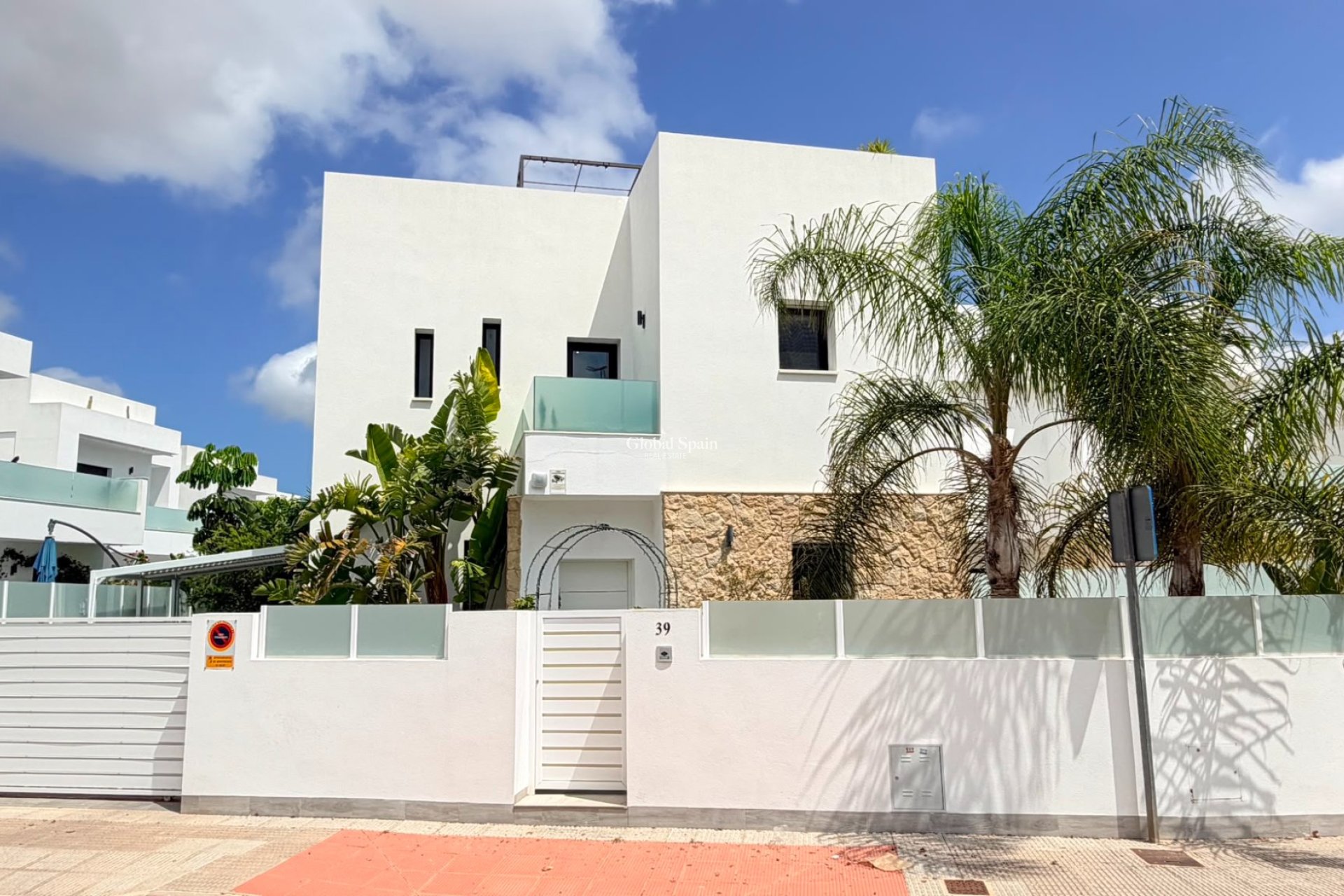 Resale - VILLA -
LOS MONTESINOS - Costa Blanca