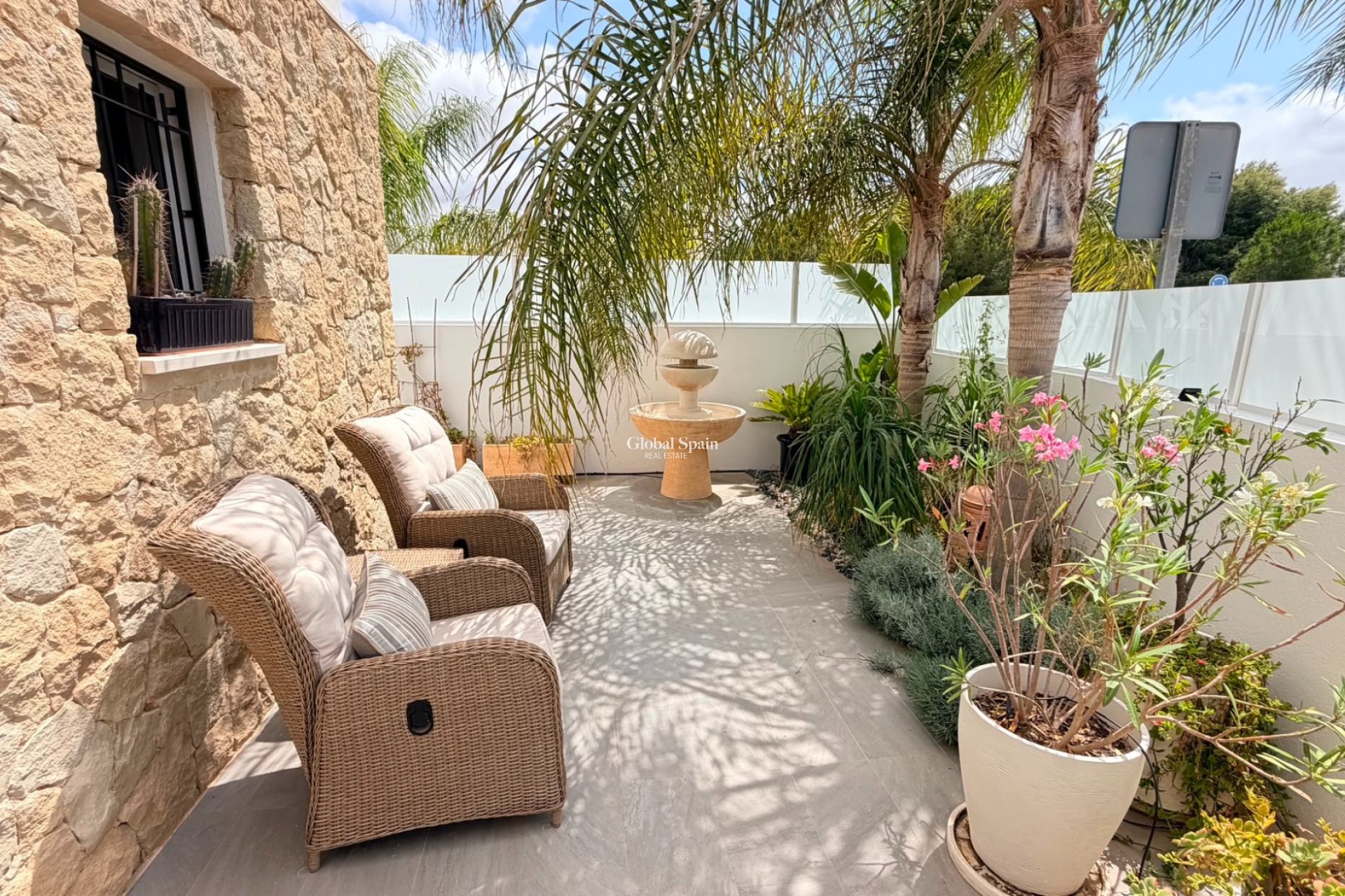 Resale - VILLA -
LOS MONTESINOS - Costa Blanca