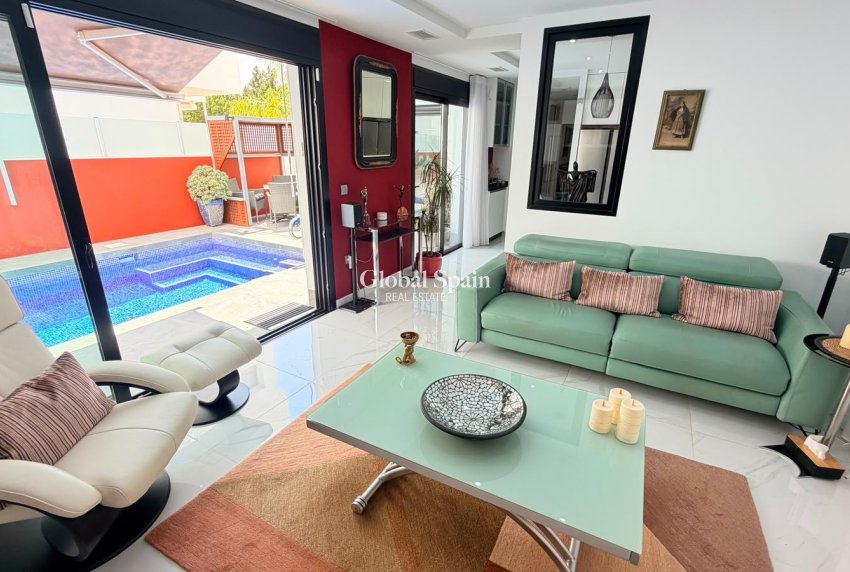 Resale - VILLA -
LOS MONTESINOS - Costa Blanca