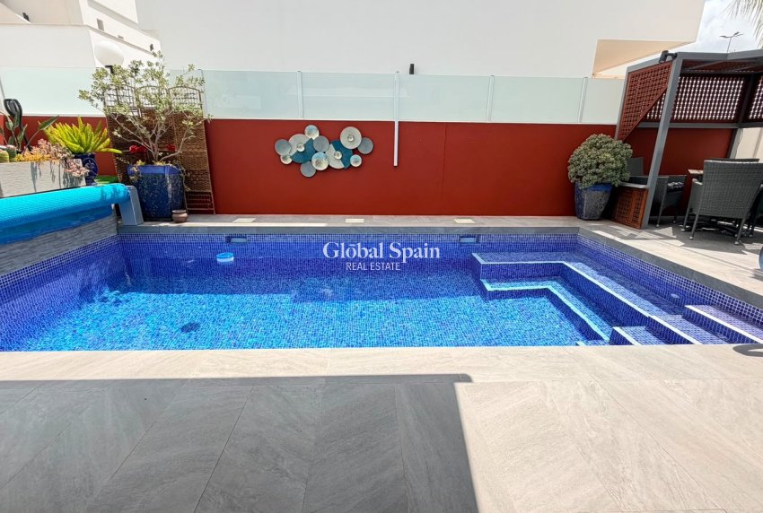 Resale - VILLA -
LOS MONTESINOS - Costa Blanca