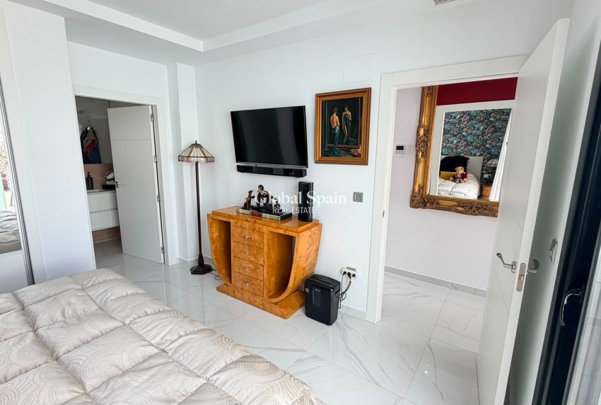Resale - VILLA -
LOS MONTESINOS - Costa Blanca