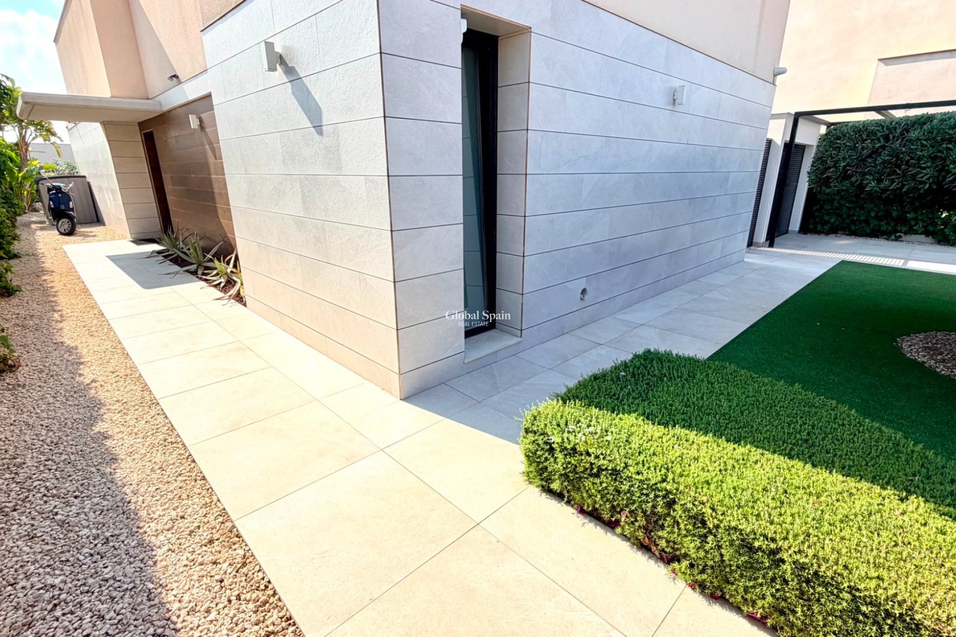Resale - VILLA -
LOS MONTESINOS - Costa Blanca