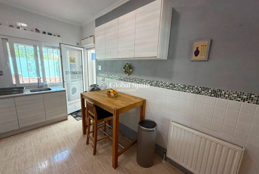 Resale - VILLA -
LOS MONTESINOS - Costa Blanca