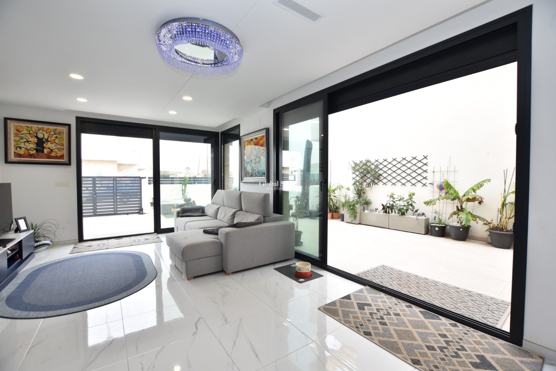 Resale - VILLA -
LOS MONTESINOS - Costa Blanca