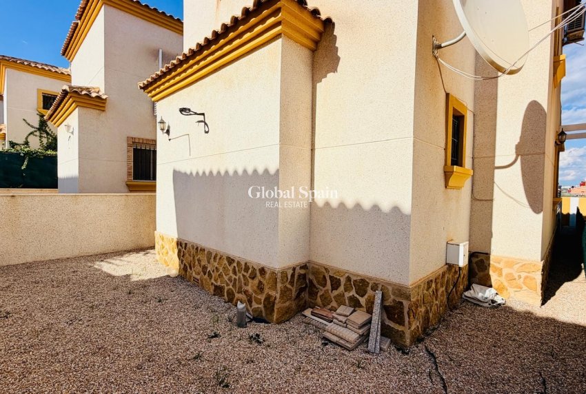 Resale - VILLA -
LOS MONTESINOS - Costa Blanca