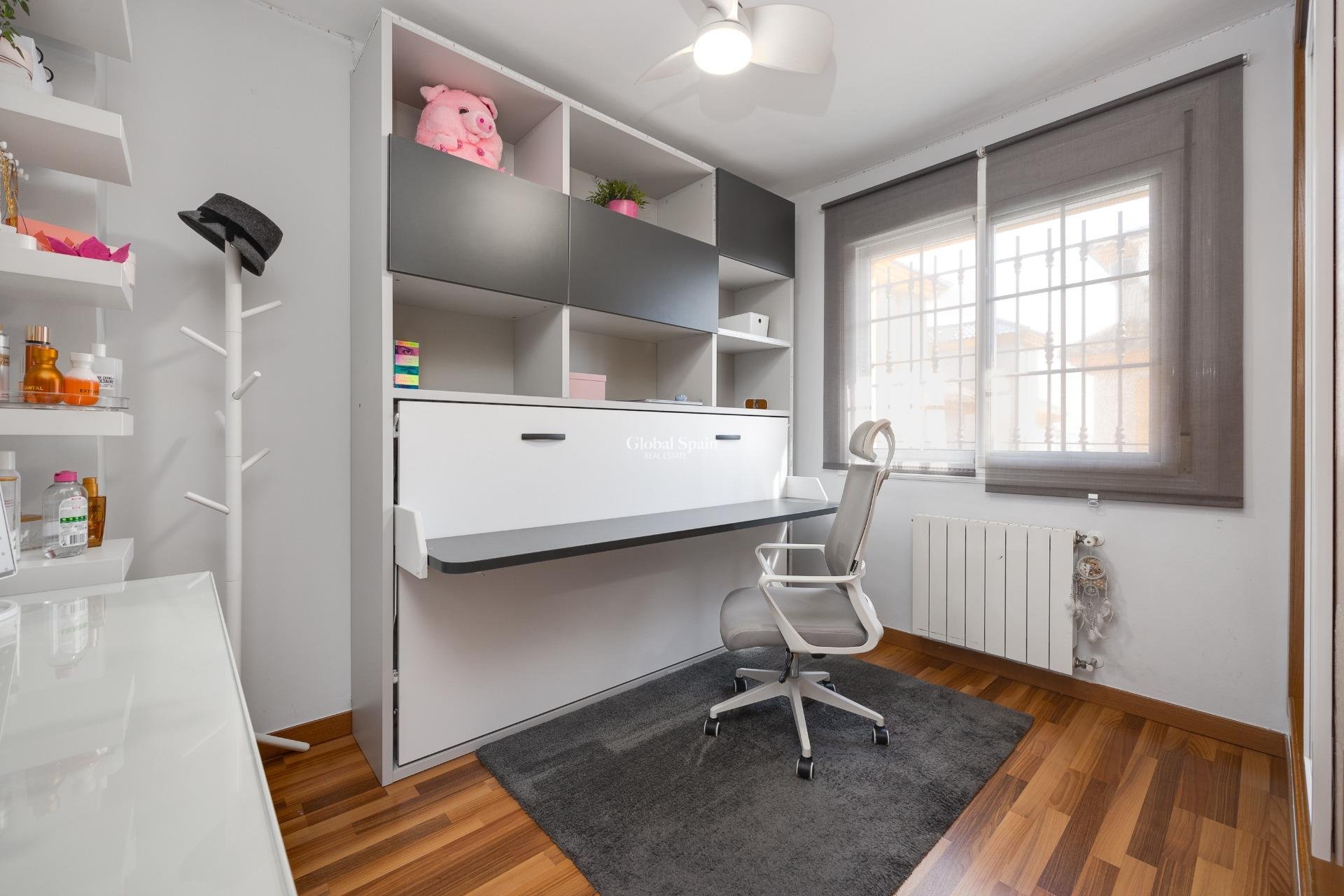 Resale - VILLA -
LOS MONTESINOS - La Herrada