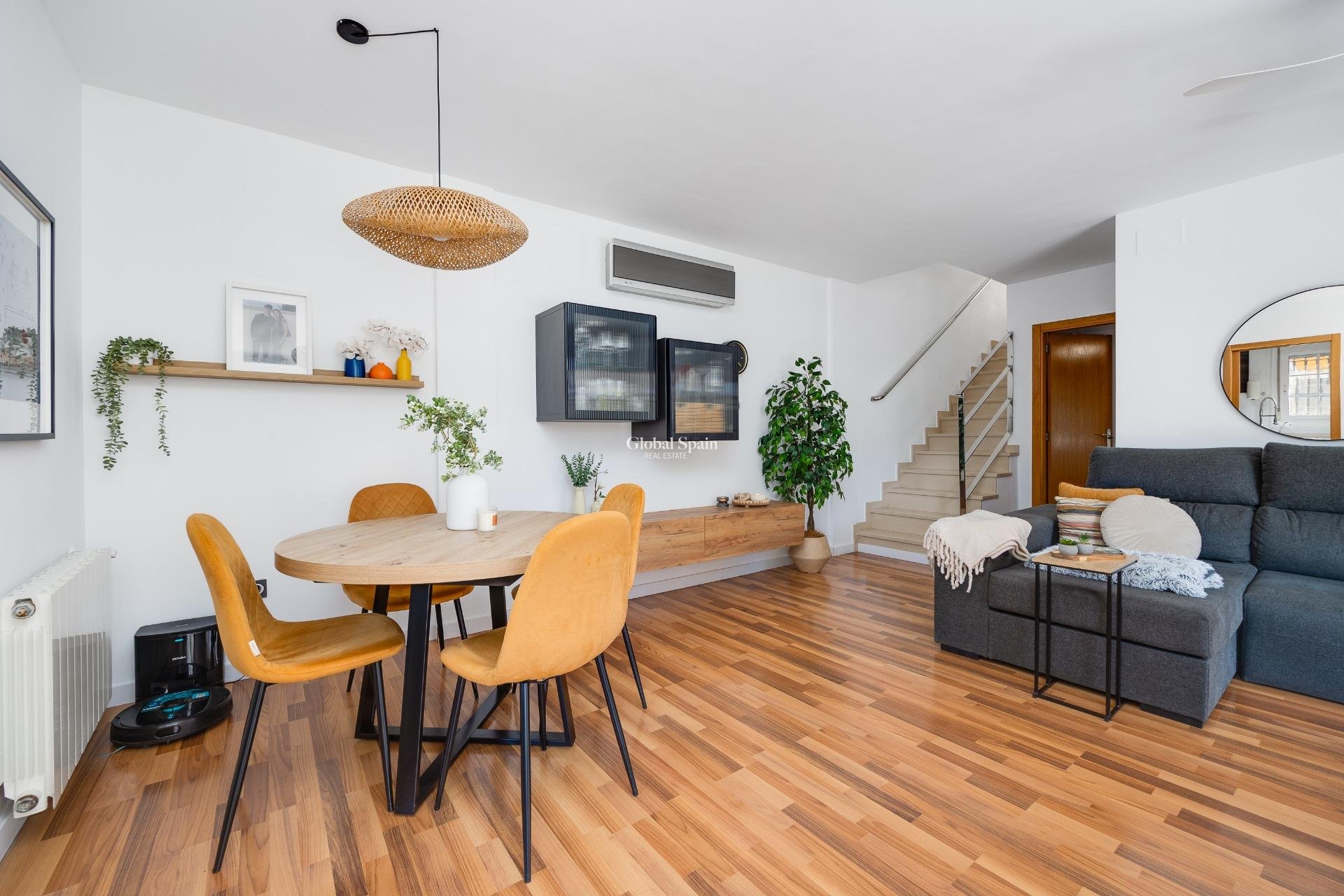 Resale - VILLA -
LOS MONTESINOS - La Herrada