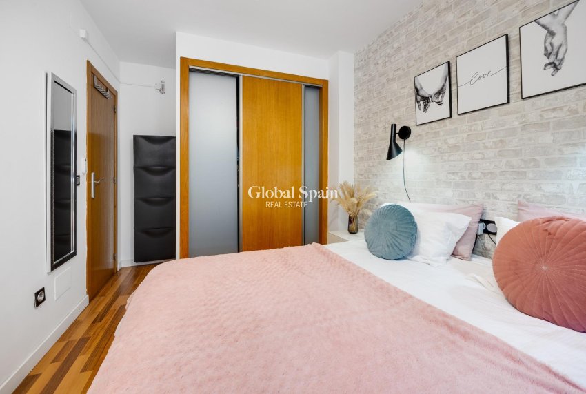 Resale - VILLA -
LOS MONTESINOS - La Herrada