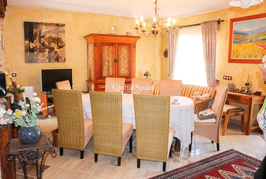 Resale - VILLA -
LOS URRUTIAS - Los Urrutias