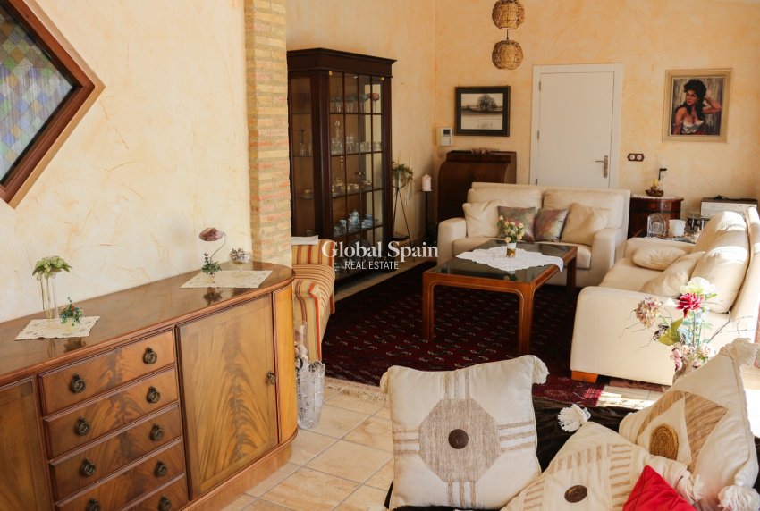 Resale - VILLA -
LOS URRUTIAS - Los Urrutias