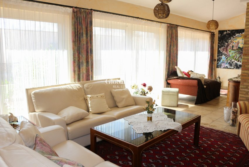 Resale - VILLA -
LOS URRUTIAS - Los Urrutias