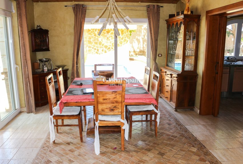 Resale - VILLA -
LOS URRUTIAS - Los Urrutias