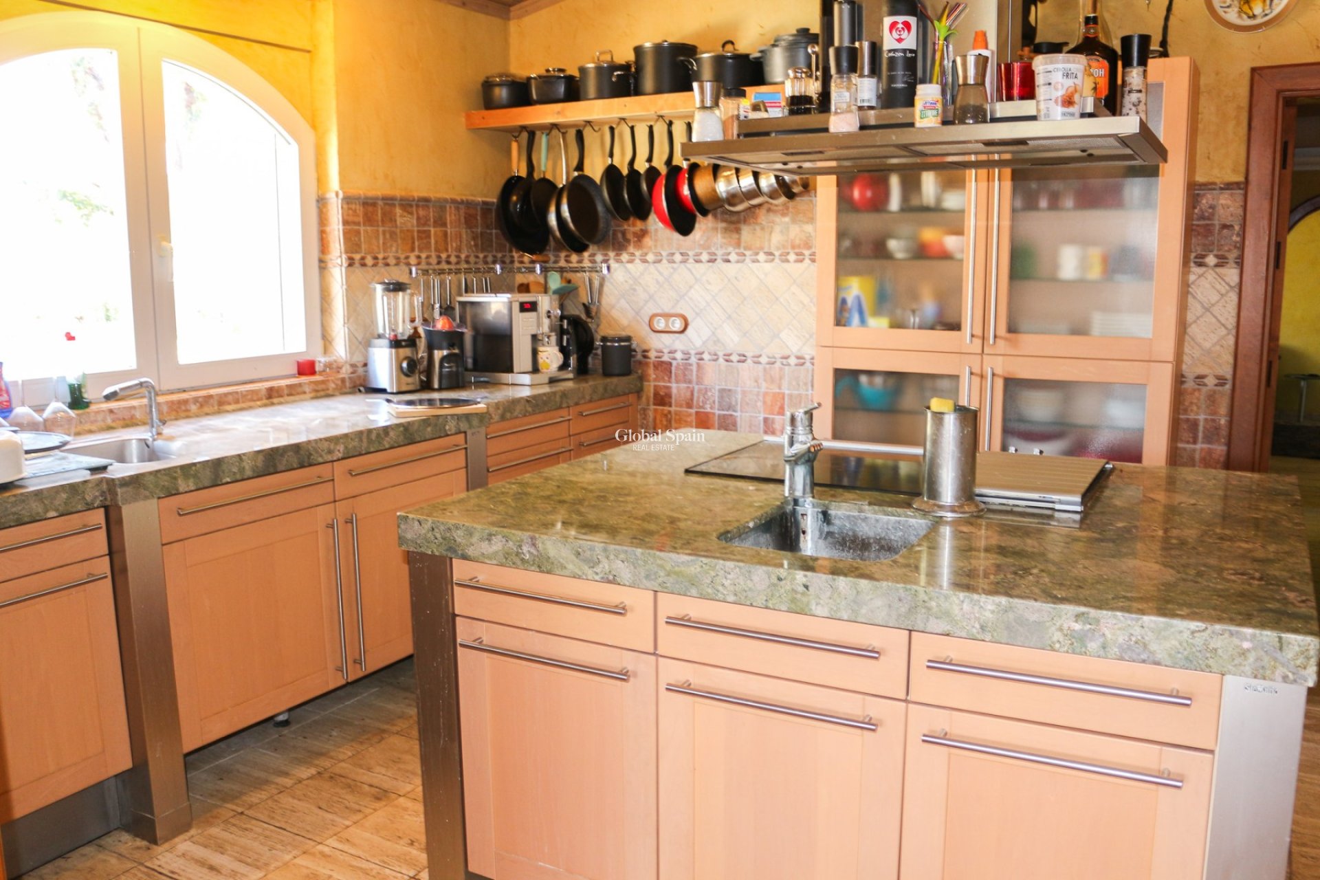 Resale - VILLA -
LOS URRUTIAS - Los Urrutias