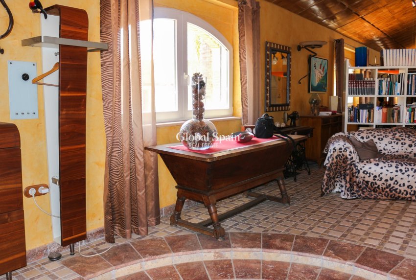 Resale - VILLA -
LOS URRUTIAS - Los Urrutias