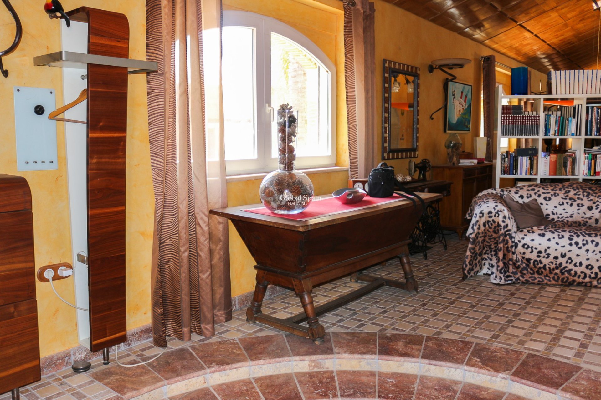 Resale - VILLA -
LOS URRUTIAS - Los Urrutias