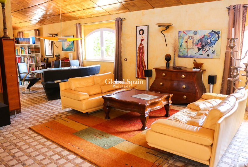 Resale - VILLA -
LOS URRUTIAS - Los Urrutias