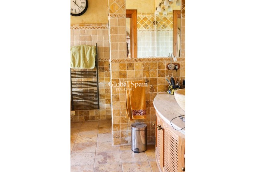 Resale - VILLA -
LOS URRUTIAS - Los Urrutias