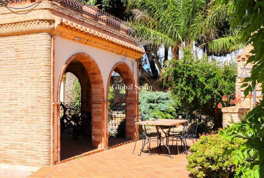 Resale - VILLA -
LOS URRUTIAS - Los Urrutias