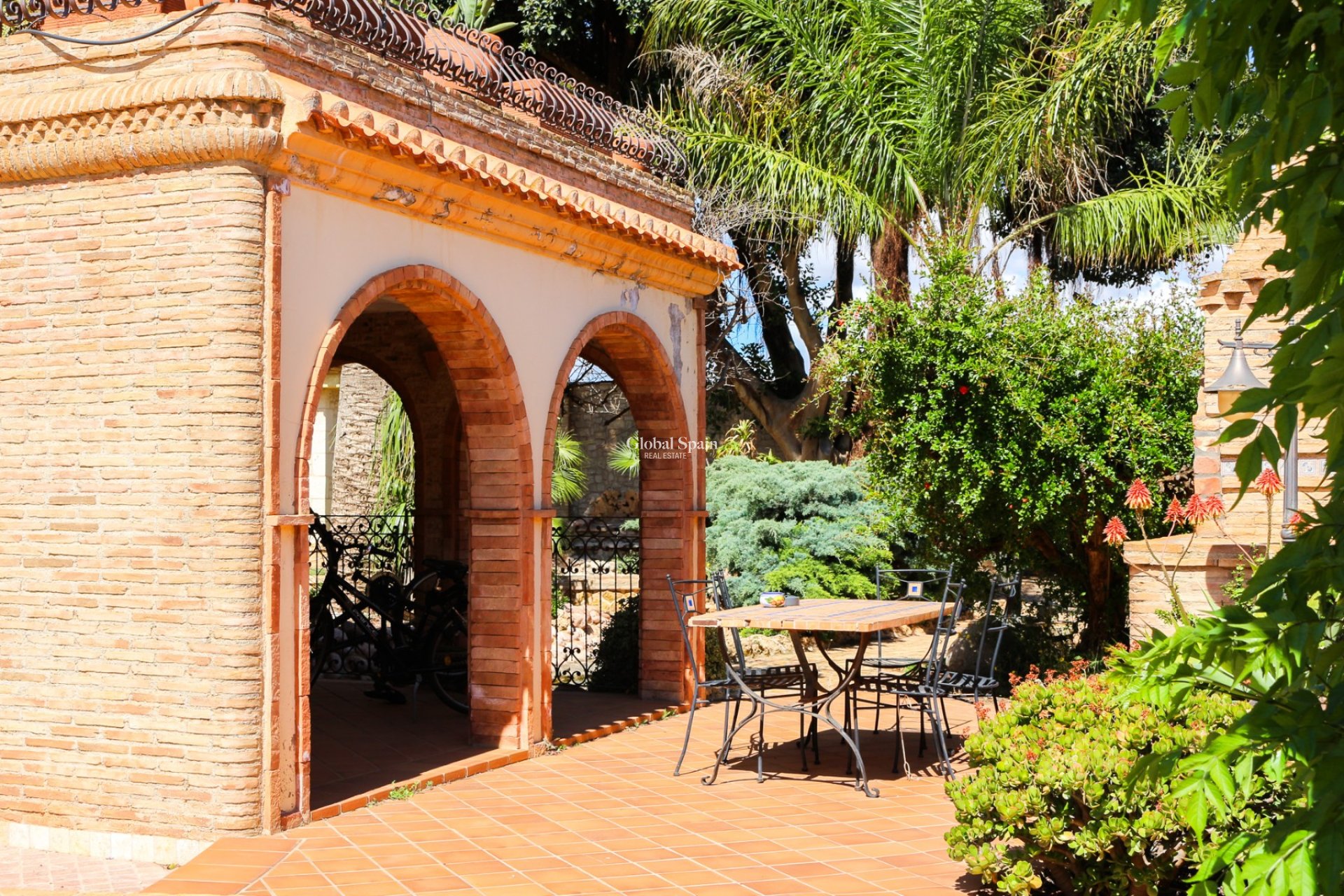 Resale - VILLA -
LOS URRUTIAS - Los Urrutias