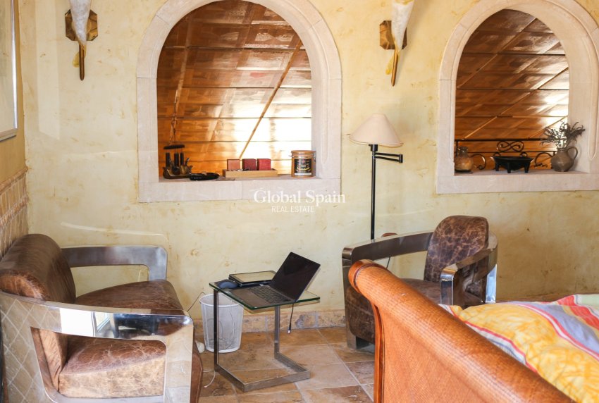 Resale - VILLA -
LOS URRUTIAS - Los Urrutias