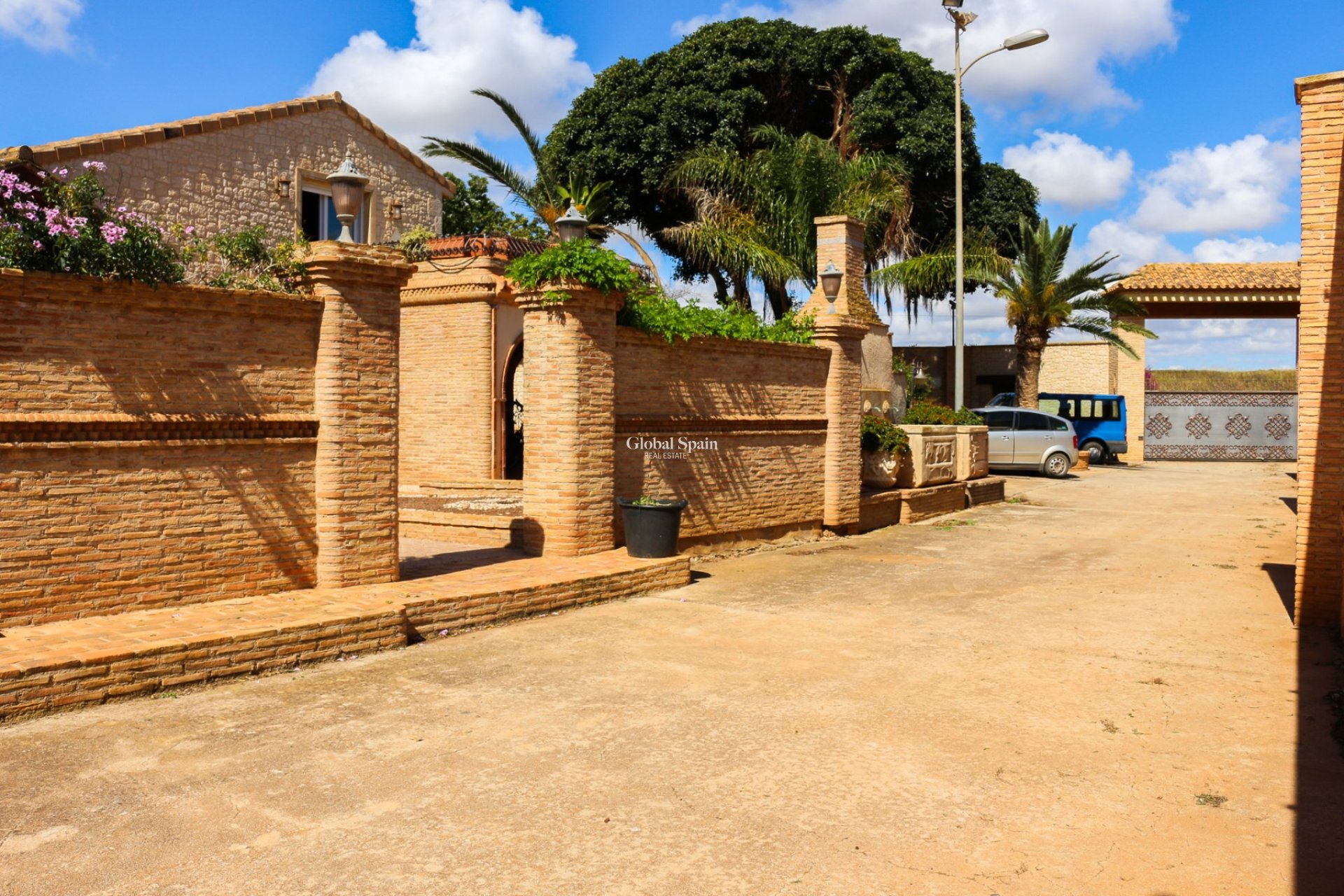Resale - VILLA -
LOS URRUTIAS - Los Urrutias