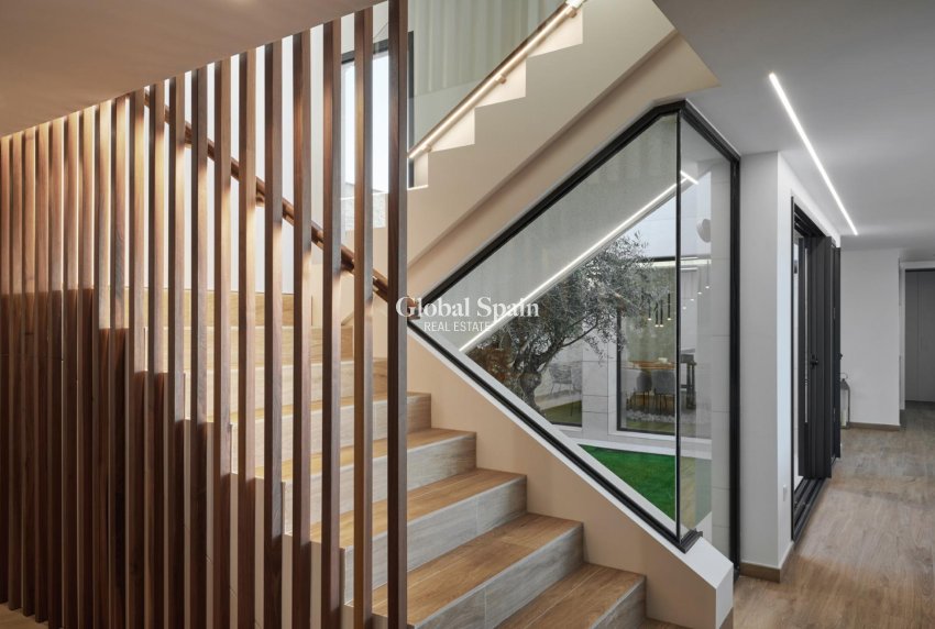 Resale - VILLA -
MOLINA DEL SEGURA - Inland