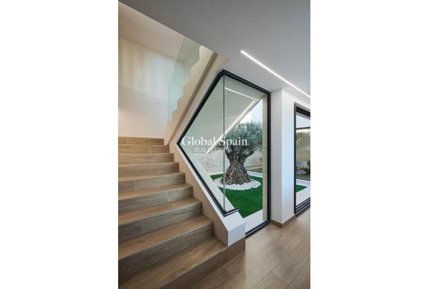 Resale - VILLA -
MOLINA DEL SEGURA - Inland