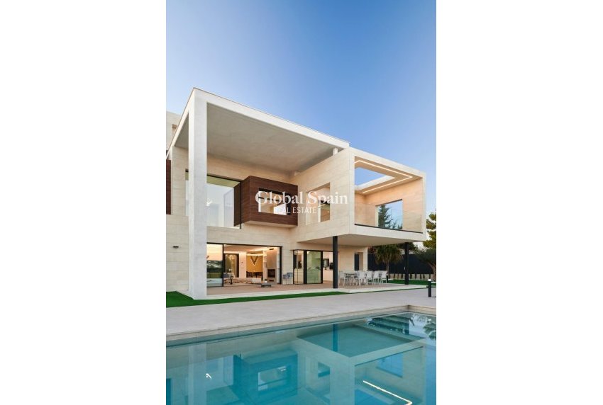 Resale - VILLA -
MOLINA DEL SEGURA - Inland