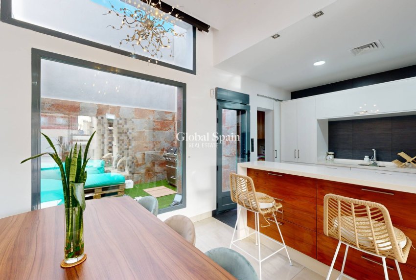 Resale - VILLA -
MOLINA DEL SEGURA - Torrealta