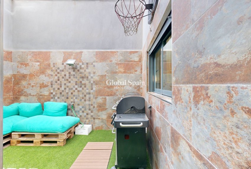 Resale - VILLA -
MOLINA DEL SEGURA - Torrealta