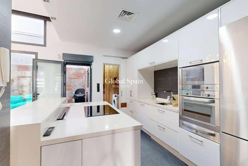 Resale - VILLA -
MOLINA DEL SEGURA - Torrealta