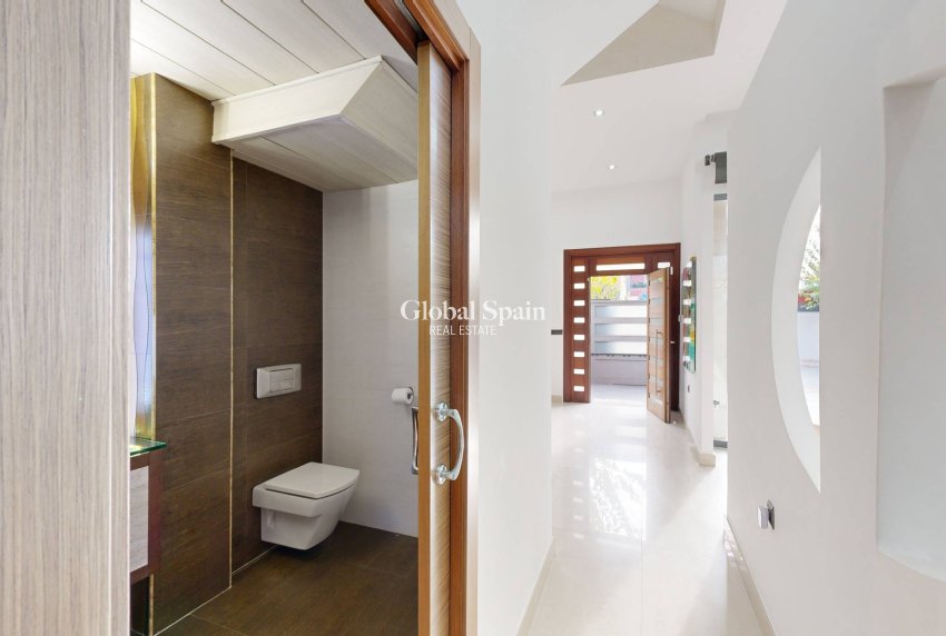 Resale - VILLA -
MOLINA DEL SEGURA - Torrealta