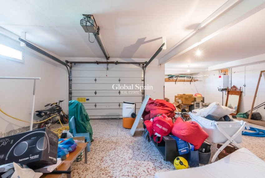 Resale - VILLA -
MOLINA DEL SEGURA