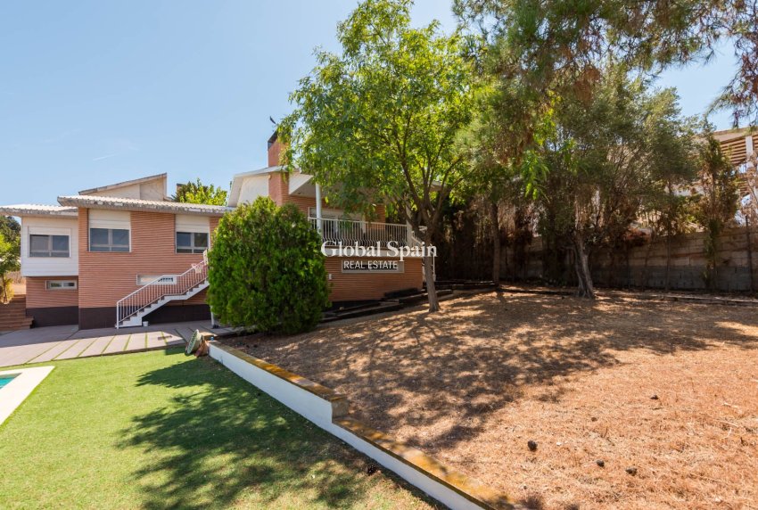 Resale - VILLA -
MOLINA DEL SEGURA