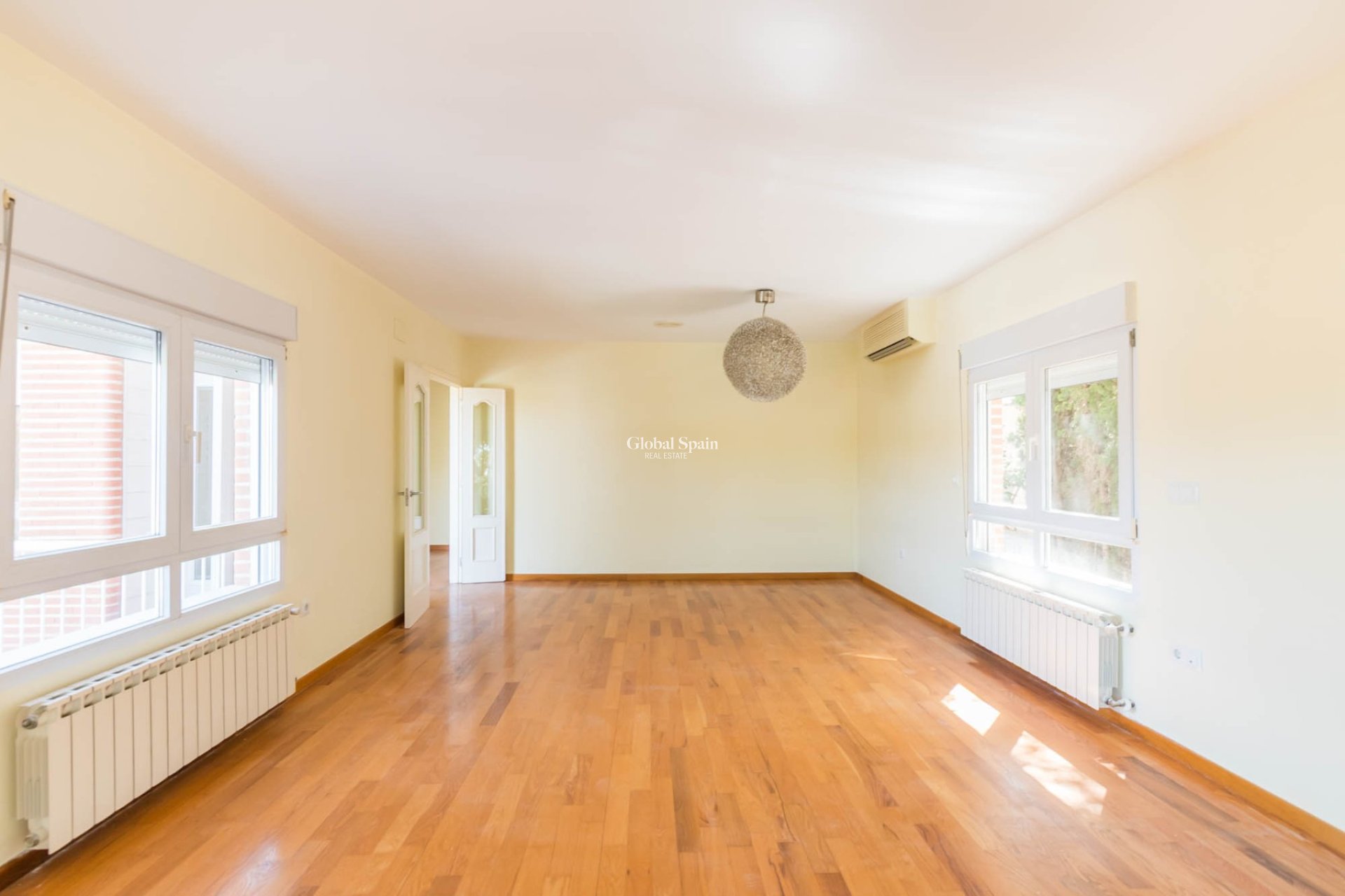 Resale - VILLA -
MOLINA DEL SEGURA