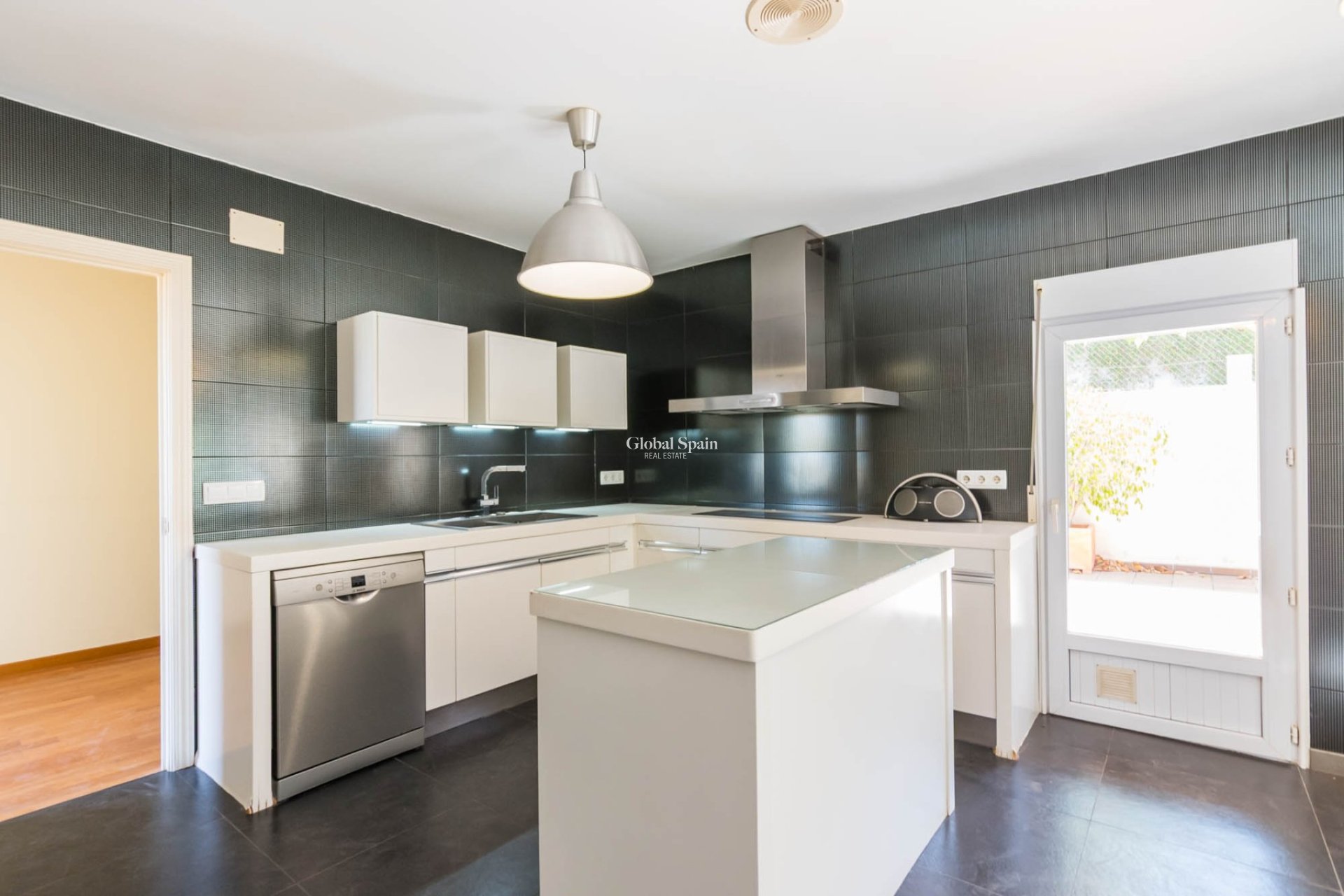 Resale - VILLA -
MOLINA DEL SEGURA