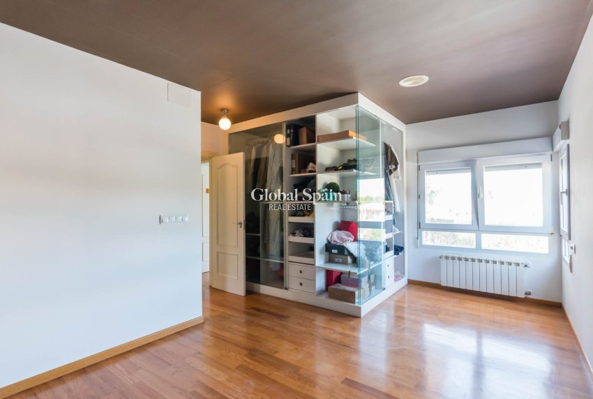 Resale - VILLA -
MOLINA DEL SEGURA