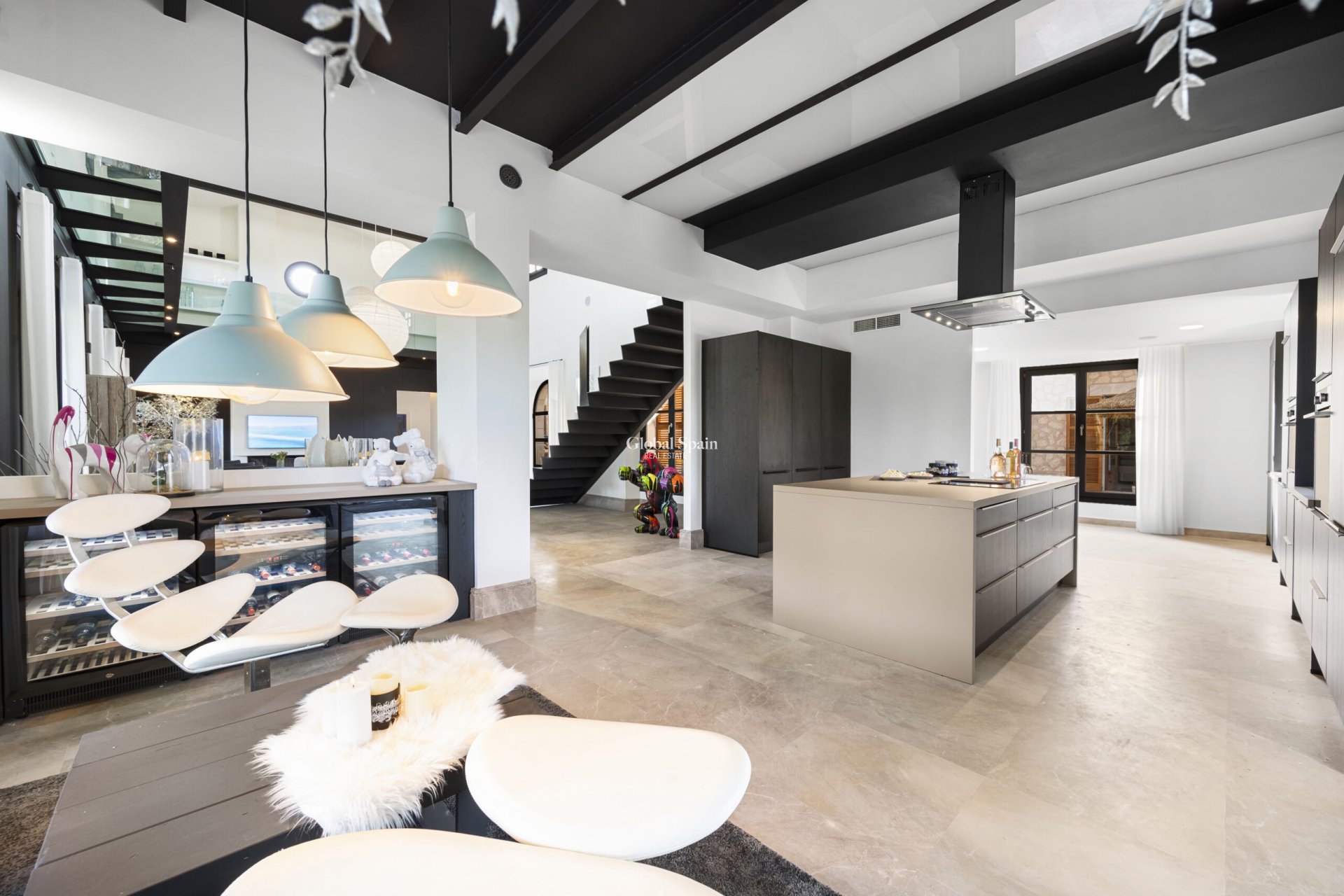 Resale - VILLA -
MONTUÏRI - optional location detail