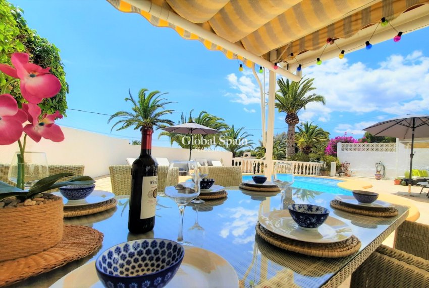 Resale - VILLA -
MORAIRA_TEULADA - center